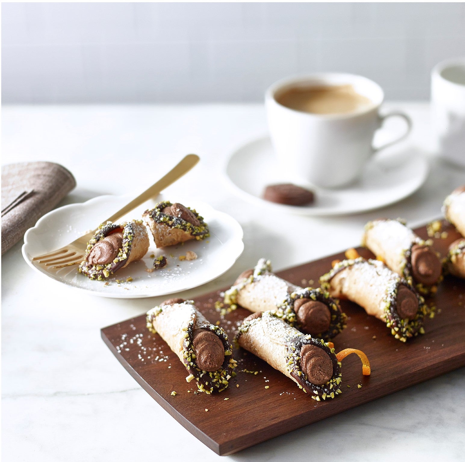 MINI CHOCOLATE CANNOLI