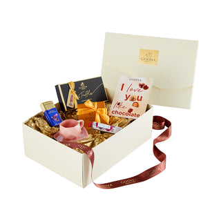 Goldene Köstlichkeiten und Romantik Geschenkbox